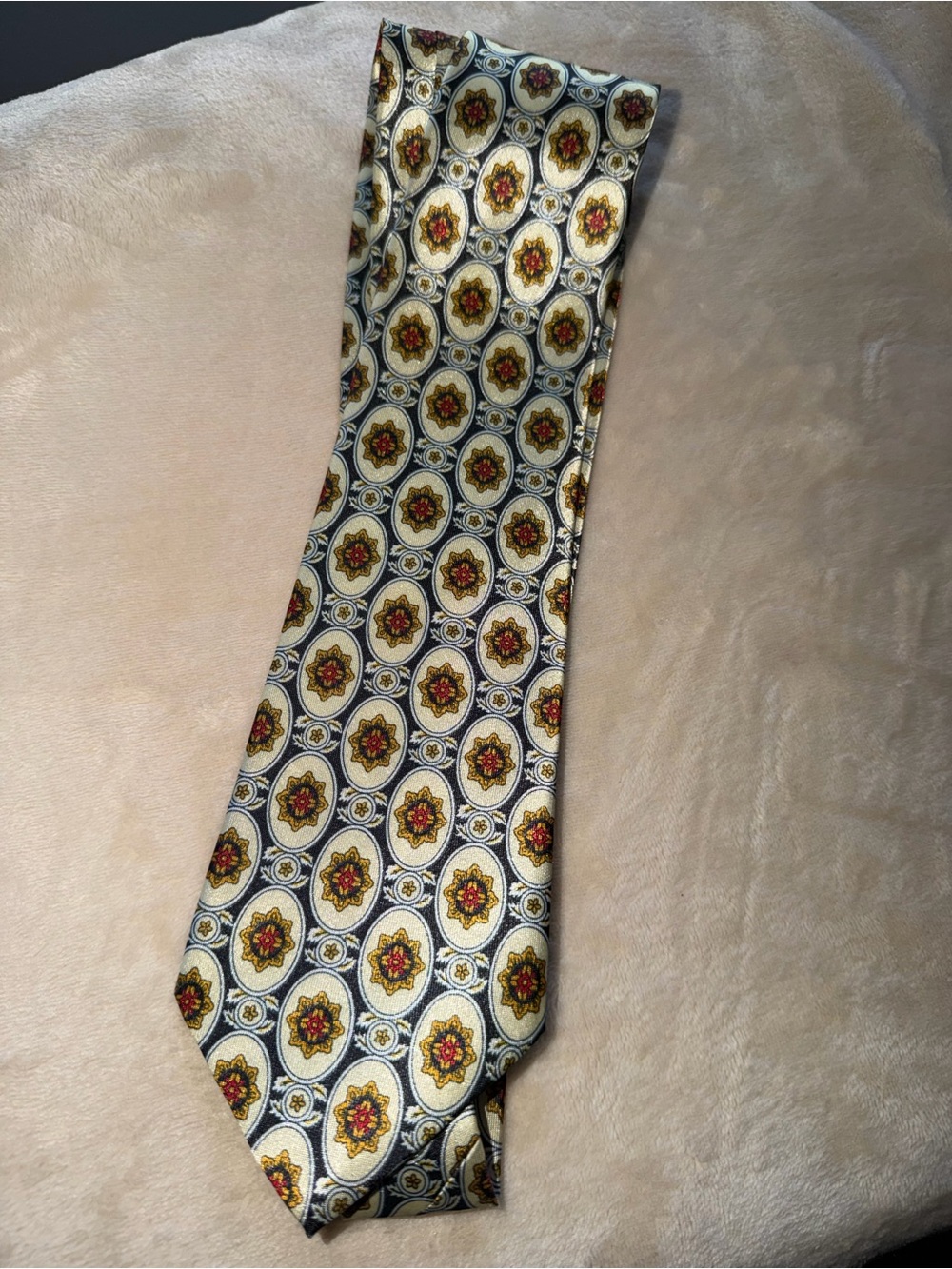 Gold.City Handmade Silk Tie — Cream with Gold & Red Medallions